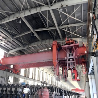 Az elektrolitikus alumínium többfunkciós felső daru